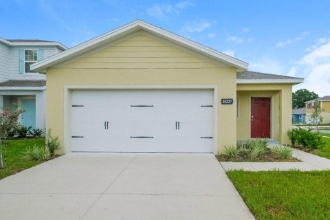 House in Zephyrhills, Florida 3 bedrooms, 139.35 sq.m. № 1905108 - photo 1