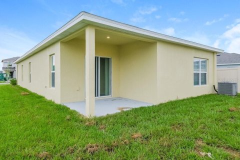 House in Zephyrhills, Florida 3 bedrooms, 139.35 sq.m. № 1905108 - photo 16