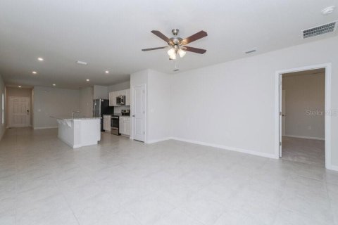 House in Zephyrhills, Florida 3 bedrooms, 139.35 sq.m. № 1905108 - photo 4