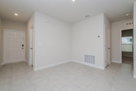 House in Zephyrhills, Florida 3 bedrooms, 139.35 sq.m. № 1905108 - photo 12