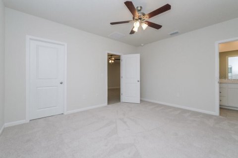 House in Zephyrhills, Florida 3 bedrooms, 139.35 sq.m. № 1905108 - photo 8