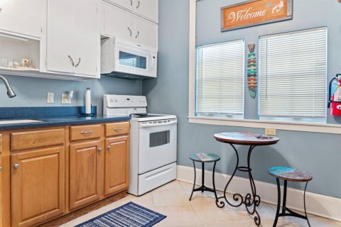 Commercial property in Vero Beach, Florida № 2086908 - photo 7