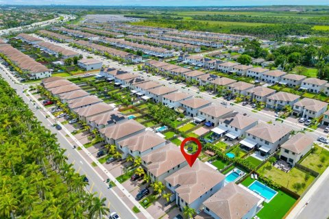 House in Homestead, Florida 3 bedrooms, 164.62 sq.m. № 2041297 - photo 30