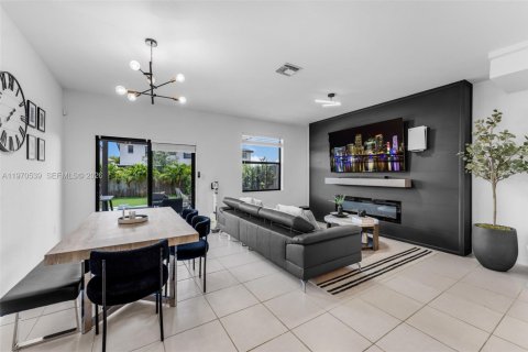 House in Homestead, Florida 3 bedrooms, 164.62 sq.m. № 2041297 - photo 10