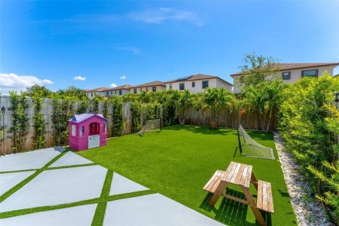 House in Homestead, Florida 3 bedrooms, 164.62 sq.m. № 2041297 - photo 27