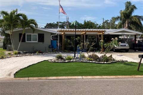 House in Bradenton, Florida 2 bedrooms, 130.53 sq.m. № 1721846 - photo 1