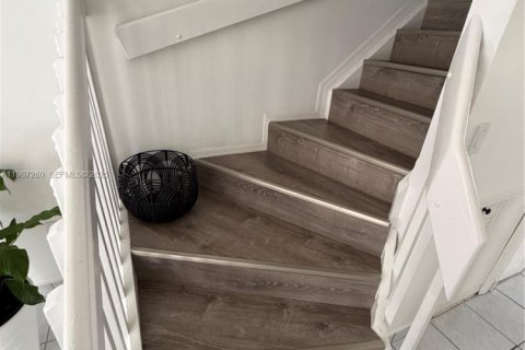 Купить таунхаус в Майами, Флорида 2 спальни, 111.48м2, № 2035157 - фото 10