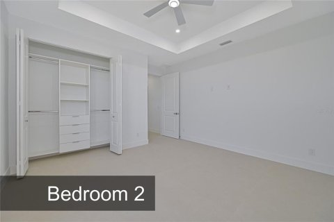 House in Cape Coral, Florida 3 bedrooms, 176.51 sq.m. № 2318369 - photo 27