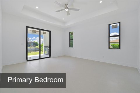 House in Cape Coral, Florida 3 bedrooms, 176.51 sq.m. № 2318369 - photo 20