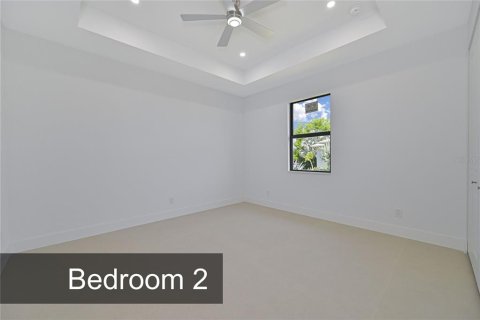 House in Cape Coral, Florida 3 bedrooms, 176.51 sq.m. № 2318369 - photo 26