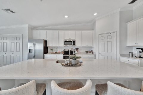 Condo in Bradenton, Florida, 2 bedrooms in LAKEWOOD NATIONAL  № 1792302 - photo 14