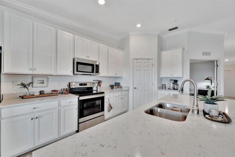 Condo in Bradenton, Florida, 2 bedrooms in LAKEWOOD NATIONAL  № 1792302 - photo 7