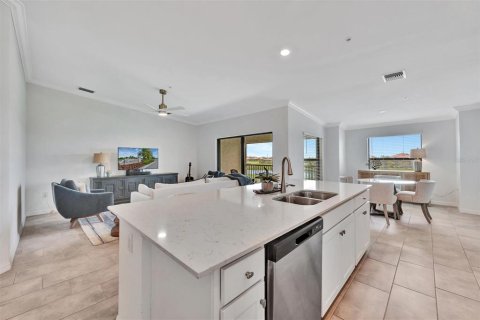 Condo in Bradenton, Florida, 2 bedrooms in LAKEWOOD NATIONAL  № 1792302 - photo 13