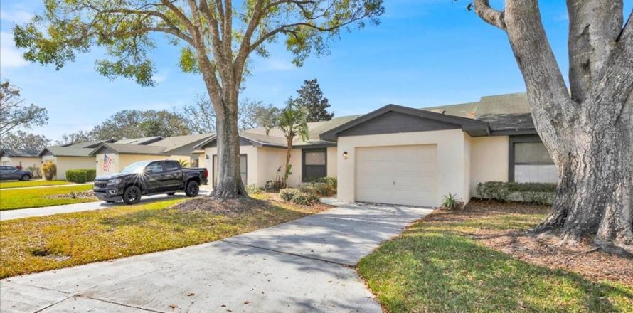 House in Haines City, Florida 2 bedrooms, 114.27 sq.m. № 1514009