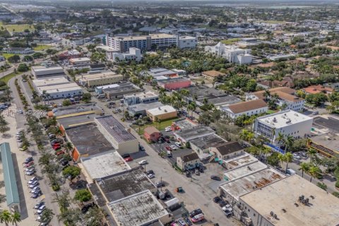 Commercial property in Homestead, Florida № 1997526 - photo 10