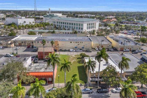 Commercial property in Homestead, Florida № 1997526 - photo 12