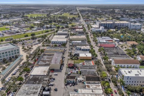 Commercial property in Homestead, Florida № 1997526 - photo 9
