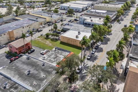 Commercial property in Homestead, Florida № 1997526 - photo 7