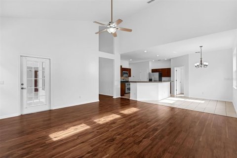 House in Oviedo, Florida 4 bedrooms, 299.33 sq.m. № 1907471 - photo 9