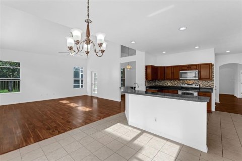 House in Oviedo, Florida 4 bedrooms, 299.33 sq.m. № 1907471 - photo 10