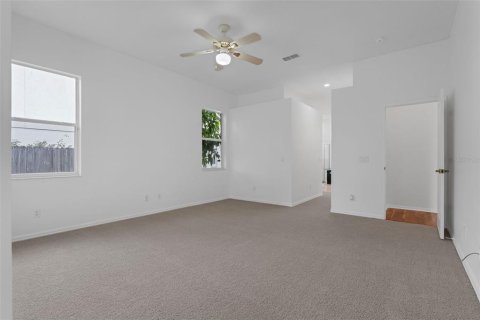 House in Oviedo, Florida 4 bedrooms, 299.33 sq.m. № 1907471 - photo 20