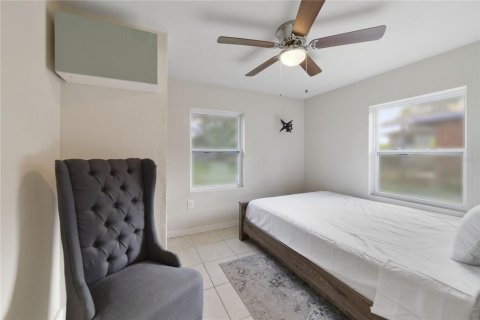 House in Sanford, Florida 4 bedrooms, 124.95 sq.m. № 1828508 - photo 15