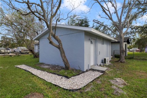 House in Sanford, Florida 4 bedrooms, 124.95 sq.m. № 1828508 - photo 21