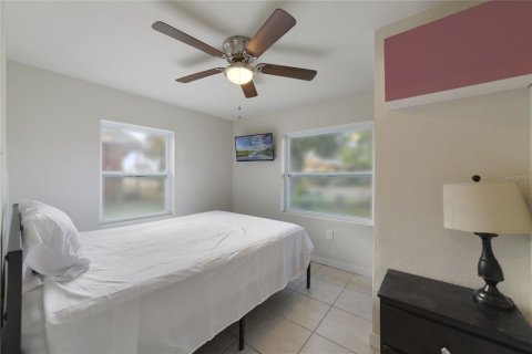 House in Sanford, Florida 4 bedrooms, 124.95 sq.m. № 1828508 - photo 11