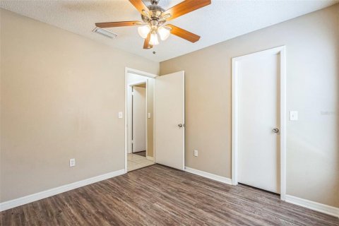 Casa en venta en Brandon, Florida, 3 dormitorios, 160.63 m2 № 1803148 - foto 25