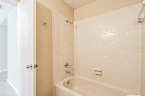 Casa en venta en Brandon, Florida, 3 dormitorios, 160.63 m2 № 1803148 - foto 24
