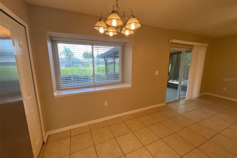 Casa en venta en Brandon, Florida, 3 dormitorios, 160.63 m2 № 1803148 - foto 11