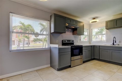 House in Redington Beach, Florida 3 bedrooms, 168.71 sq.m. № 1759560 - photo 27