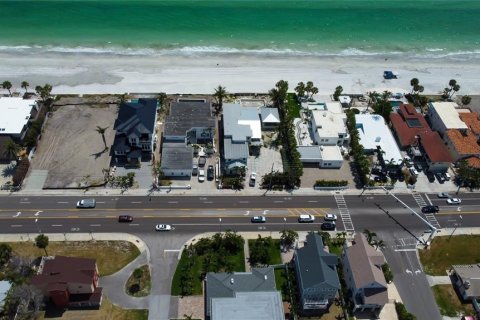 House in Redington Beach, Florida 3 bedrooms, 168.71 sq.m. № 1759560 - photo 5