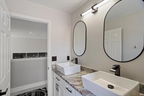 Casa en venta en Haines City, Florida, 6 dormitorios, 254.83 m2 № 1721226 - foto 17