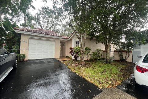 Купить виллу или дом в Уэстон, Флорида 3 спальни, № 1929766 - фото 1