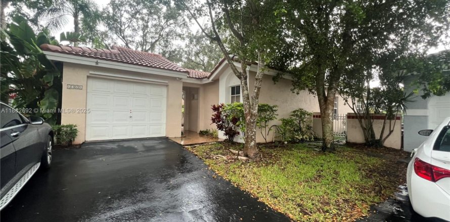 Дом в Уэстон, Флорида 3 спальни № 1929766