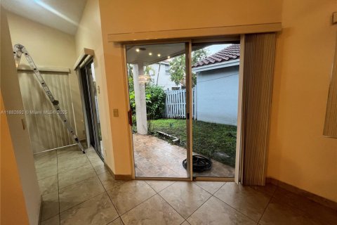 Купить виллу или дом в Уэстон, Флорида 3 спальни, № 1929766 - фото 10