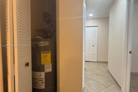 Villa ou maison à vendre à Weston, Floride: 3 chambres № 1929766 - photo 23