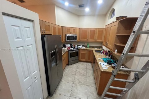 Купить виллу или дом в Уэстон, Флорида 3 спальни, № 1929766 - фото 12