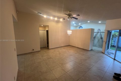 Купить виллу или дом в Уэстон, Флорида 3 спальни, № 1929766 - фото 9