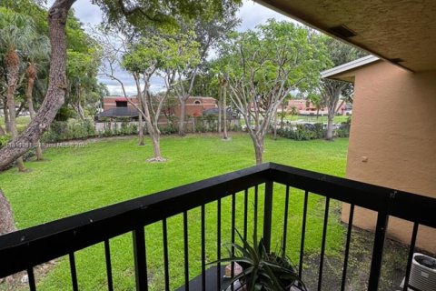Copropriété à vendre à Greenacres, Floride: 2 chambres, 83.61 m2 № 2153699 - photo 2