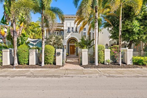 Casa en venta en Fort Lauderdale, Florida, 4 dormitorios, 365.76 m2 № 1948828 - foto 4