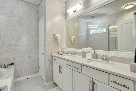 Villa ou maison à vendre à Hollywood, Floride: 3 chambres, 174.75 m2 № 2262520 - photo 28