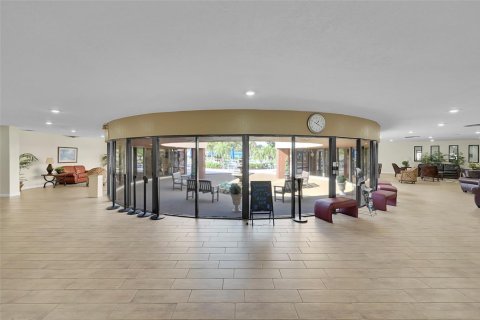 Condo in Sunrise, Florida, 2 bedrooms № 2193308 - photo 27