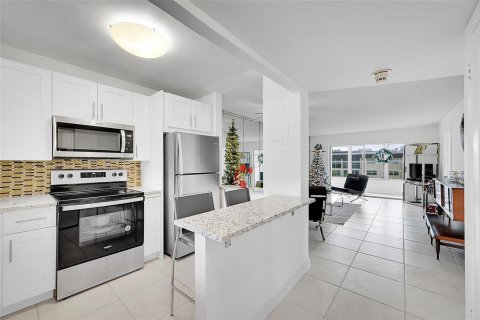 Condo in Sunrise, Florida, 2 bedrooms  № 2193308