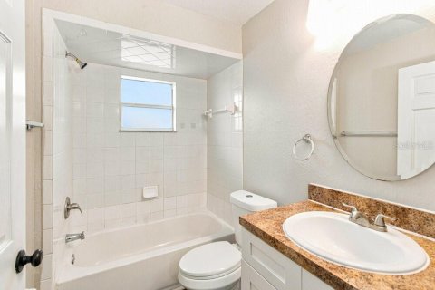 Villa ou maison à louer à Auburndale, Floride: 3 chambres, 122.91 m2 № 2389062 - photo 14