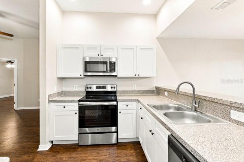 Villa ou maison à louer à Auburndale, Floride: 3 chambres, 122.91 m2 № 2389062 - photo 8