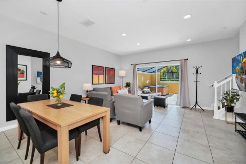 Touwnhouse à vendre à Kissimmee, Floride: 2 chambres, 107.86 m2 № 2102473 - photo 5