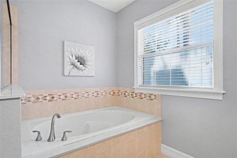 Townhouse in Orlando, Florida 4 bedrooms, 215.9 sq.m. № 2142544 - photo 28