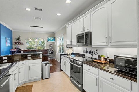 Townhouse in Orlando, Florida 4 bedrooms, 215.9 sq.m. № 2142544 - photo 9